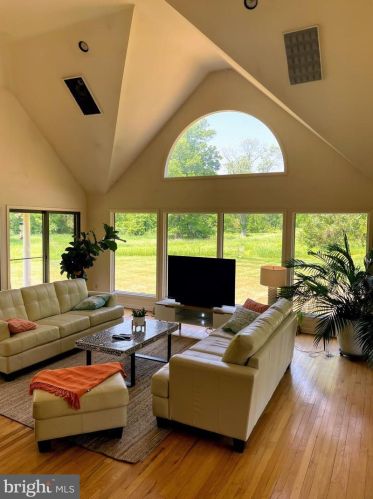 9 Kimberly Ct, Princeton NJ  08540-2634 exterior