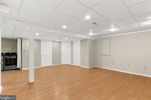 1423 Crestridge Dr, Silver Spring MD 20910-1535 exterior