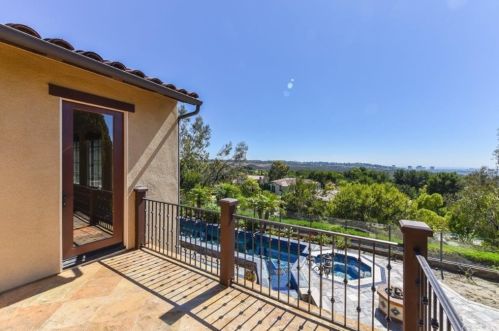 25 Blue Smt, Irvine CA  92603-0168 exterior