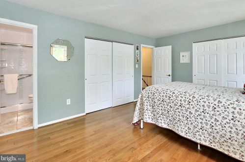 9271 Sprucewood Rd, Springfield VA  22015-3559 exterior