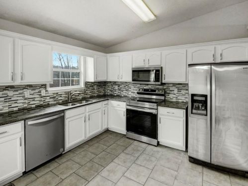 69 Jason Dr, Ringgold, GA 30736-3033