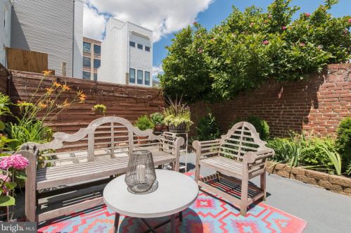 413 Belgrade St, Philadelphia PA 19125-2622 exterior