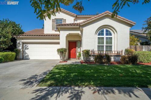 1418 Grand Oak Way, Valley Home, CA 95361-2773