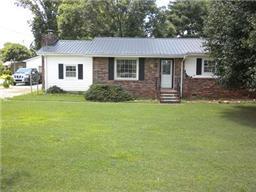 305 8th Ave, Decherd, TN 37324-3710