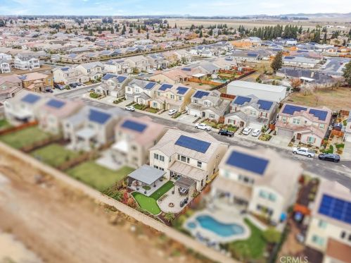 3064 Vermont Ave, Clovis, CA 93619