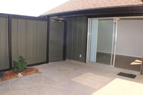 4622 Country Creek Dr, Dallas TX  75236-1208 exterior