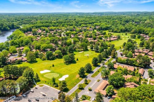 23 Manchester Ct, Tinton Falls NJ 07701-5490 exterior