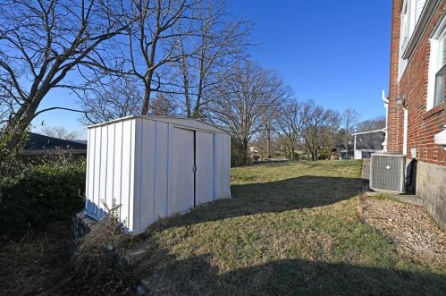 221 Harvest Ln, Cincinnati OH exterior