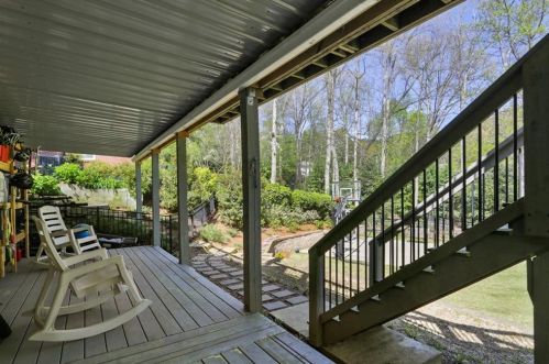 284 Elden Dr, Atlanta GA  30342-2030 exterior