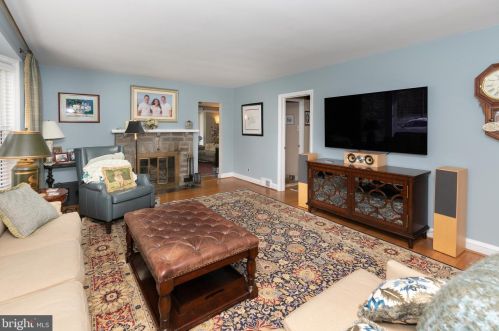 561 Crystal Lake Ave, Tavistock NJ 08033-2748 exterior