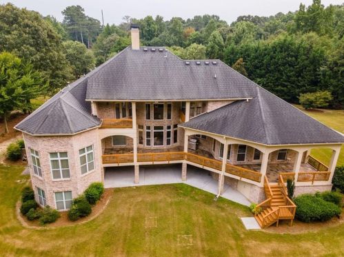 2700 Gardenwood Ct, Lilburn, GA 30047-4783