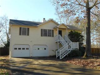 630 Dillon Dr, Douglasville, GA 30134-4992