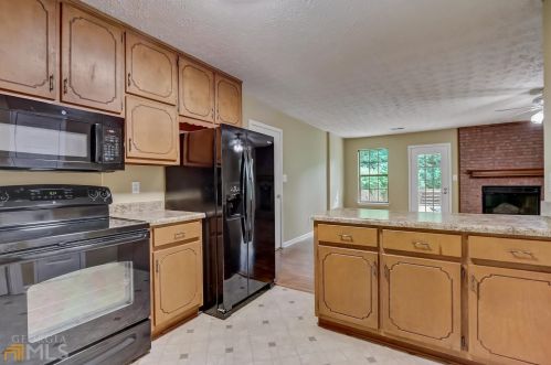 209 Pne St, Stockbridge GA  30281-3881 exterior