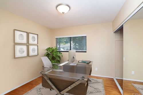 1013 Lyon St, Santa Ana CA 92701-3225 exterior