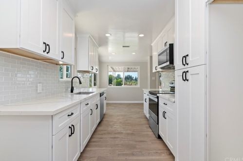 15591 Golden Star Ave, Riverside CA  92506-5753 exterior