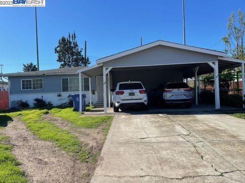 215 Fanyon St, Milpitas, CA 95035-4919