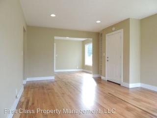 19212 River Rd, Portland OR  97267-6752 exterior