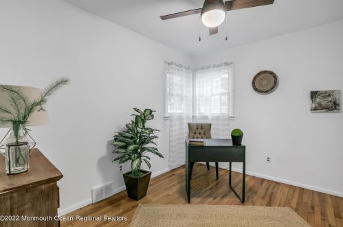 13 Jefferson St, Tinton Falls NJ 07701-5751 exterior