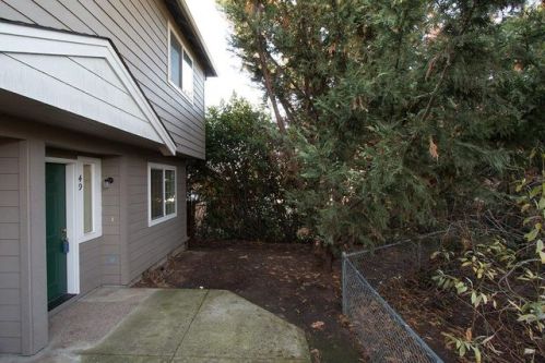 2030 Brookhurst St, Medford OR  97504-5764 exterior