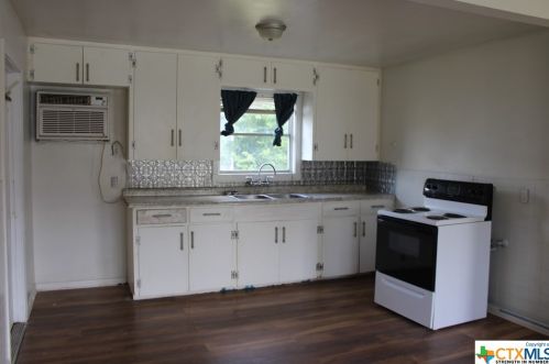 114 Tilley St, Green Lake, TX 77979-3347