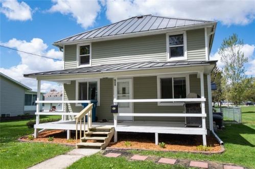 624 Sycamore St, Monticello IA  52310-1219 exterior