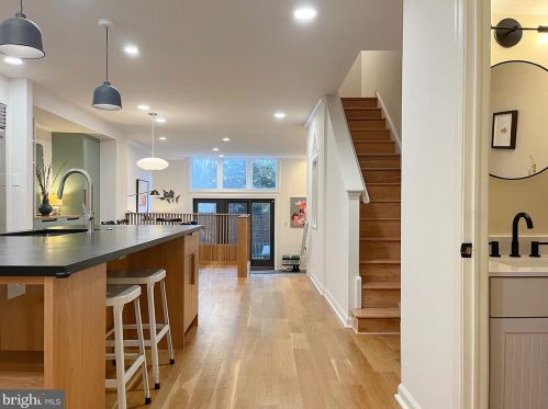 637 Lombard St, Philadelphia PA  19147-1416 exterior