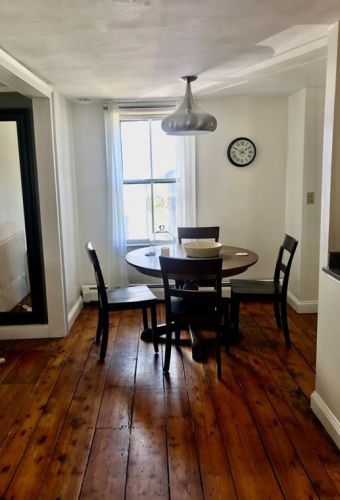 6 Liberty St, Middletown RI  02840-3221 exterior
