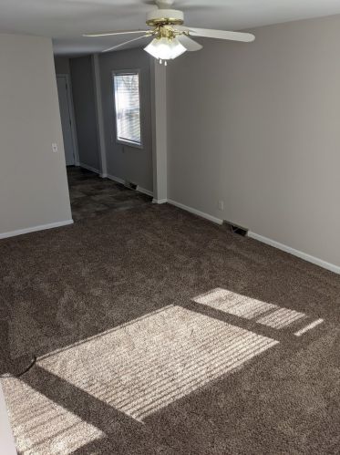 302 Proctor Ln, Saint Joseph, IL 61873-9122