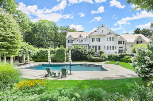 27 Locust Rd, Greenwich CT  06831-2521 exterior