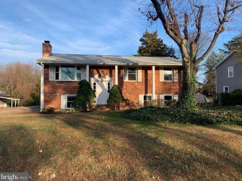 302 Beechnut St, Fredericksburg, VA 22408-1506