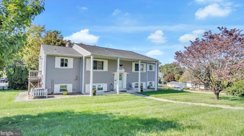 469 Hoffman Dr, Harrisburg, PA 17111-3336