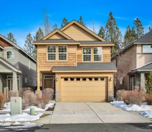 61270 Huckleberry Pl, Bend, OR 97702-3357