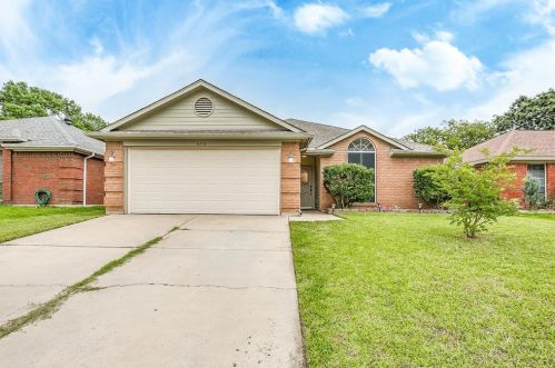 6716 Daffodil Ct, Fort Worth, TX 76137-2346