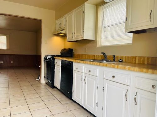 216 Bastrop St, Angleton TX  77515-4106 exterior