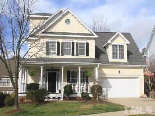 912 Town Side Dr, Apex, NC 27502-6887