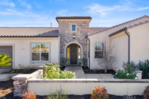 7756 Kingdom Dr, Riverside, CA 92506