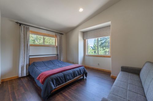 11550 Rhineland Ave, Truckee CA  96161-7070 exterior