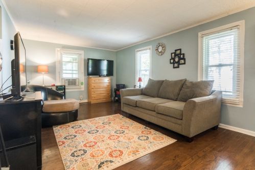 230 Elm St, Sycamore IL  60178-1931 exterior