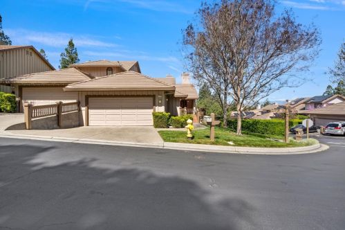 5886 Dry Oak Dr, San Jose, CA 95120-1702