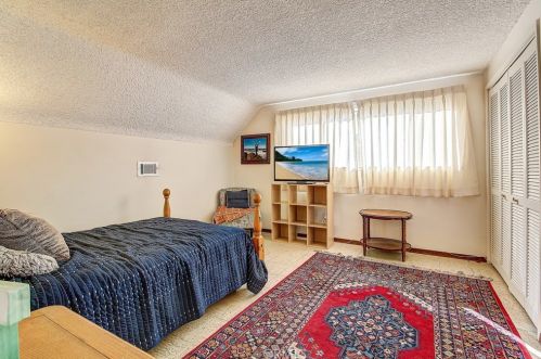 5910 Intervale Dr, Riverside CA  92506-4049 exterior