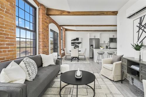 50 Ashburton St, Providence, RI 02904-2608