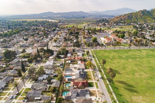 3980 Ramona Dr, Riverside CA  92506-1156 exterior