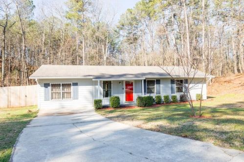 2555 Lewfield Cir, Atlanta, GA 30316-3954