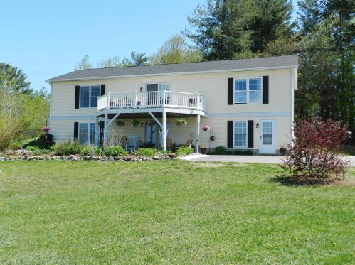 27 Parsons Ln, Dover, NH 03820-6237