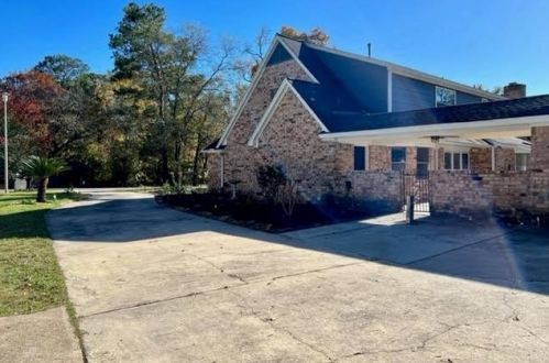 559 Roanoke Dr, Conroe TX  77302-3778 exterior