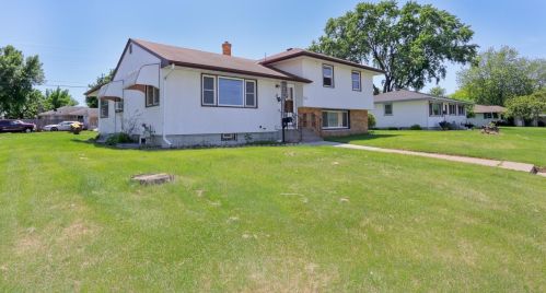 156 Spruce St, South Saint Paul, MN 55075-3443