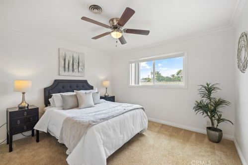 6562 Meath Cir, Huntington Beach CA  92647-3131 exterior
