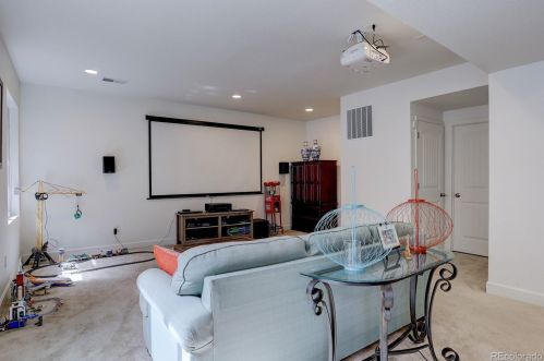 5037 Addison Way, Aurora CO 80016-5390 exterior