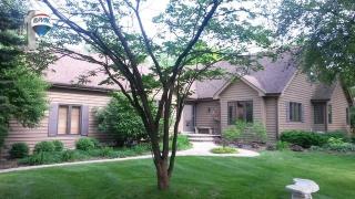 1252 Stonegate Rd, Naperville, IL 60540-5100