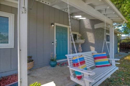 3112 Vista Way, Vista, CA 92084-1531